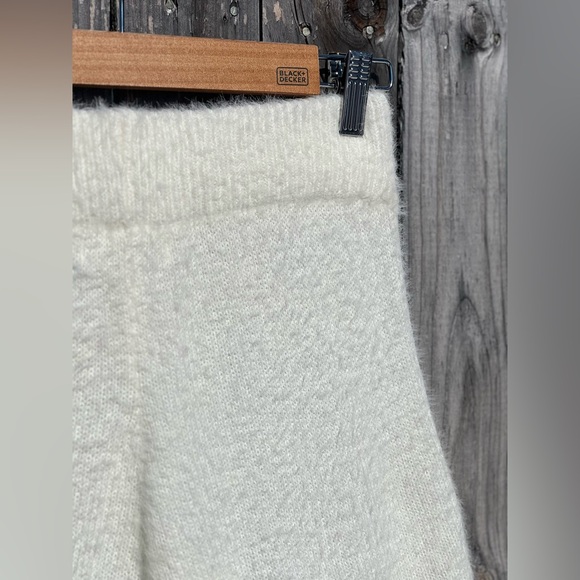 Missguided Soft White High Waist Shorts - Picture 9 of 10